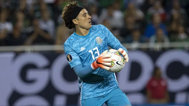 Memo Ochoa en el partido contra Estados Unidos