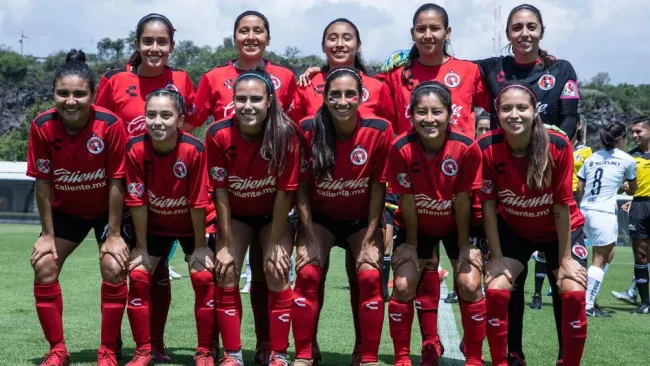 Jugadoras de Xolas previo a su primer partido ante Pumas