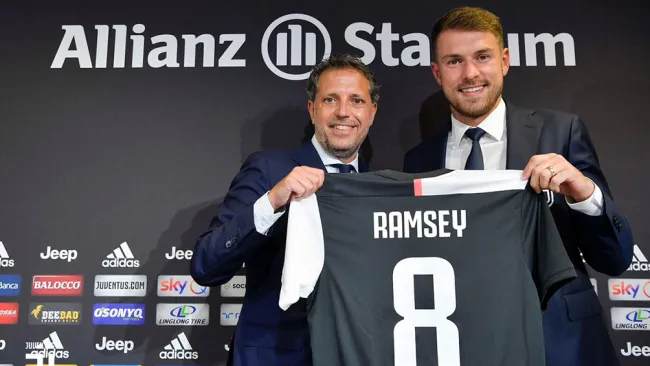Aaron Ramsey en su presentación con la Juventus