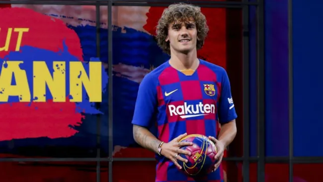 Griezmann posa con la playera del Barcelona