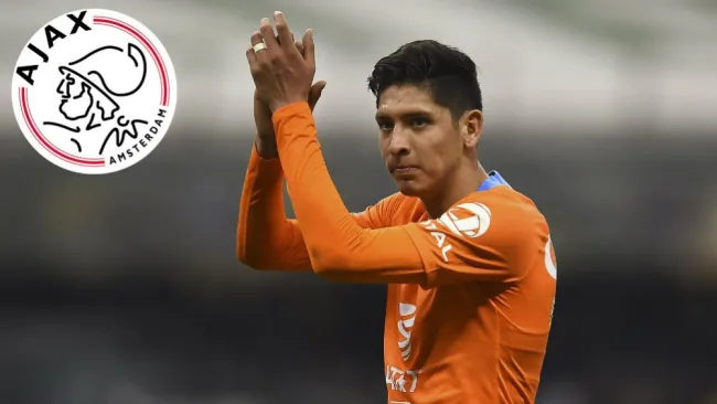 Edson Álvarez aplaude durante un juego con el América