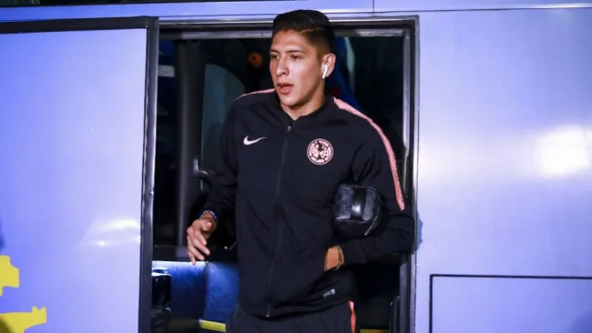 Edson Álvarez prevo a disputar un juego con el América