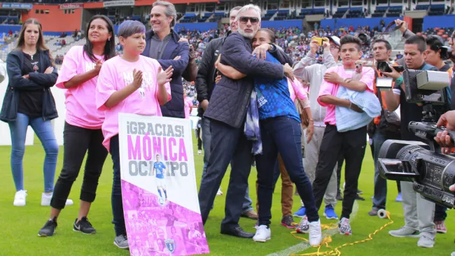 Mónica Ocampo, felicitada por su trayectoria