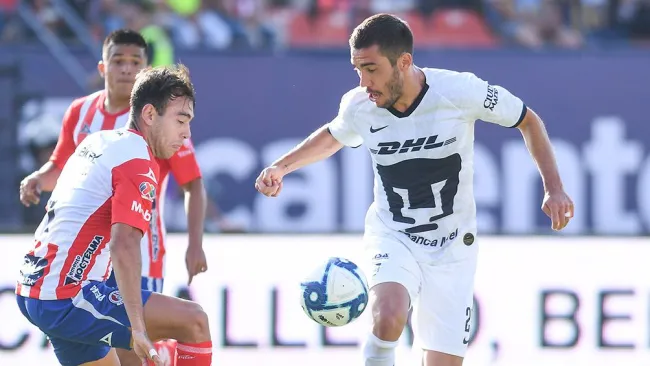 Juan Pablo Vigón en el partido contra Atlético San Luis 