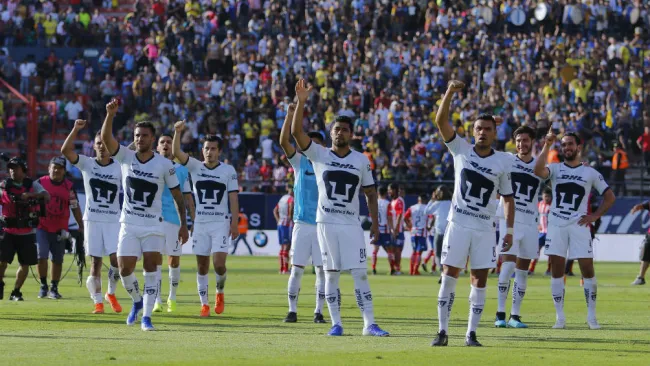 Jugadores de Pumas festejan triunfo sobre Atlético San Luis