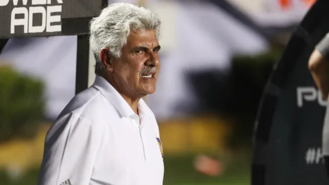 Ricardo Ferretti, en el banquillo de Tigres