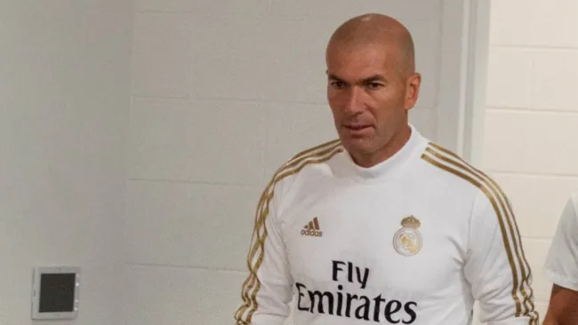 Zinedine Zidane, previo a ofrecer una conferencia de prensa