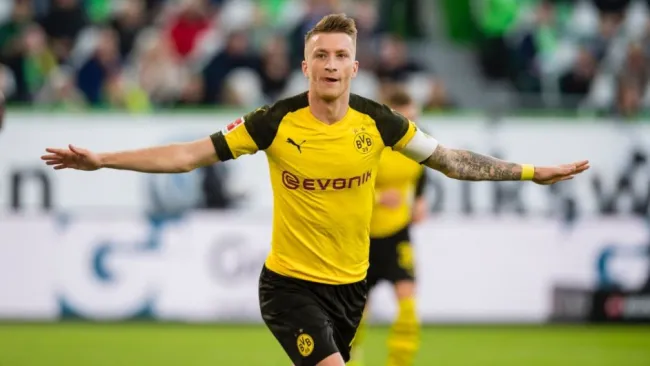 Marco Reus festeja una de sus anotaciones con el Borussia Dortmund
