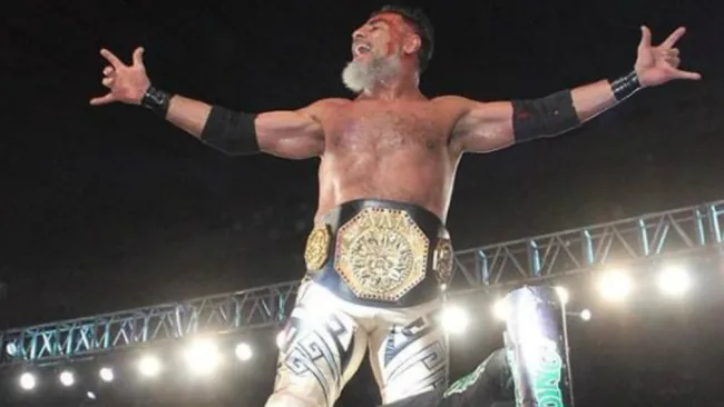 Dr. Wagner Jr festeja un triunfo 
