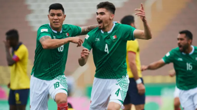 Johan Vásquez celebra anotación contra Ecuador