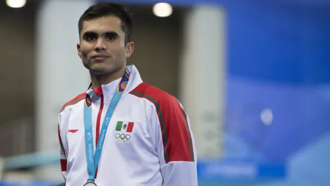 Iván García presume su presea en Lima 2019