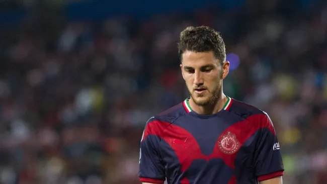 Hiram Mier se lamenta tras un partido con Chivas