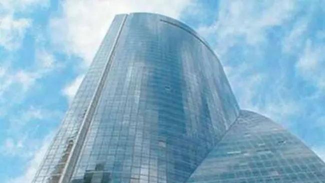 El edificio de la constructora Grupo OHL 