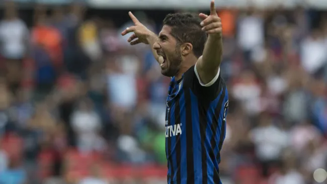 Jair Pereira festeja su gol ante Pachuca