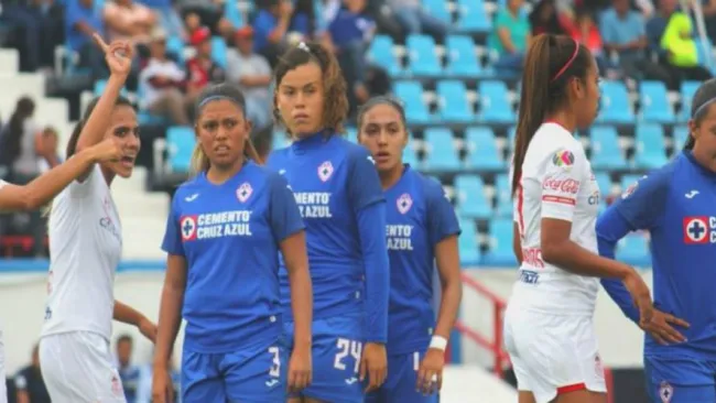 Jugadoras de Cruz Azul en el partido ante Toluca de la J5