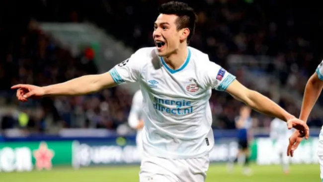  Lozano festeja anotación con el PSV 