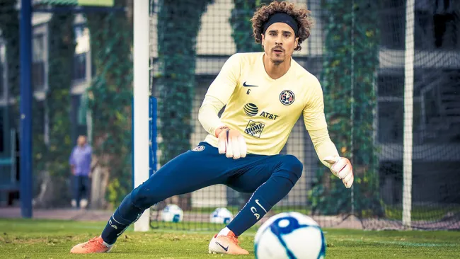 Guillermo Ochoa, durante entrenamiento del América 