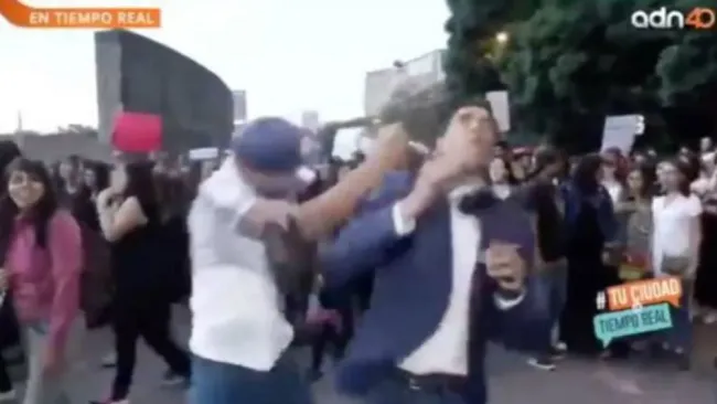 Así fue el momento exacto de la agresión al reportero 