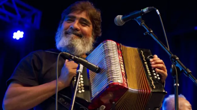 Celso Piña, durante un concierto