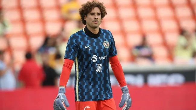 Memo Ochoa antes de un partido del América