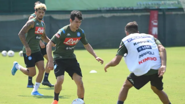 Lozano, en un entrenamiento del Napoli