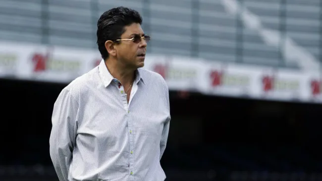 Fidel Kuri antes de un partido del Veracruz