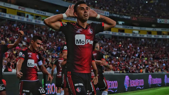 Isijara festeja gol con Atlas 