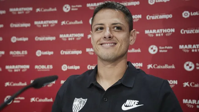 Javier 'Chicharito' Hernández en su presentación con Sevilla