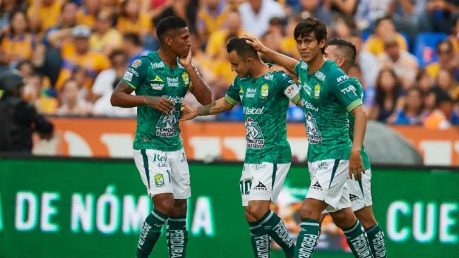 Jugadores de León tras un partido