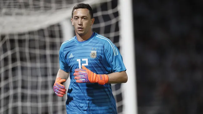 Agustín Marchesín en un partido de Argentina