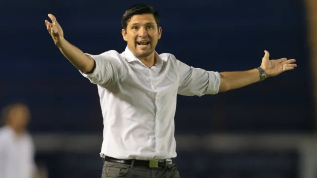 Gabriel Pereyra durante un encuentro entre Mineros y Atlante