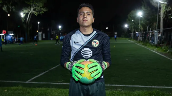 Benjamín García posa para la cámara de RÉCORD