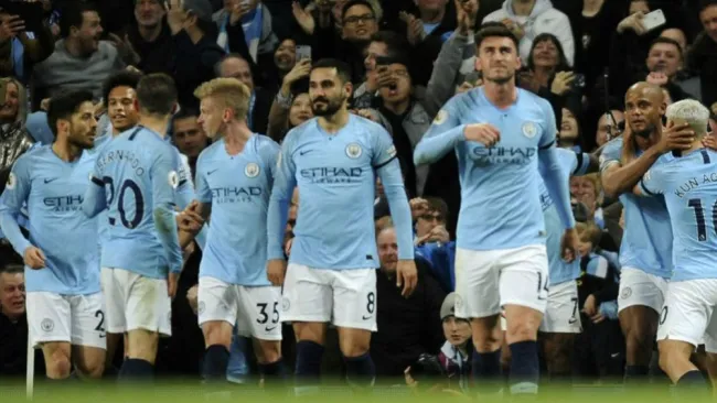 Jugadores del Manchester City celebrando una anotación