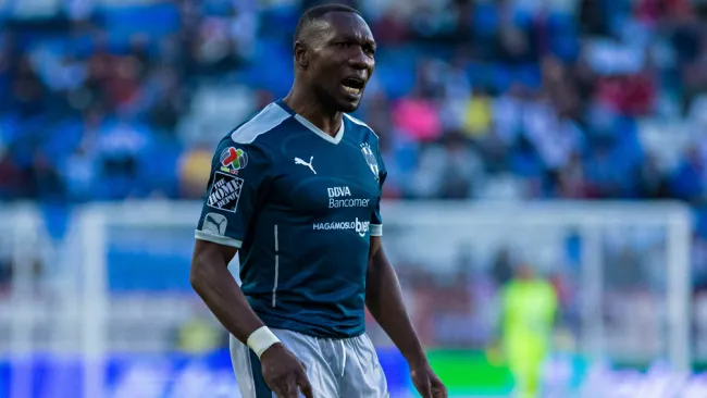 Walter Ayoví como jugador de Rayados 