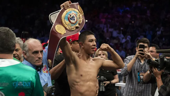 Jaime Munguía festeja triunfo de la OMB