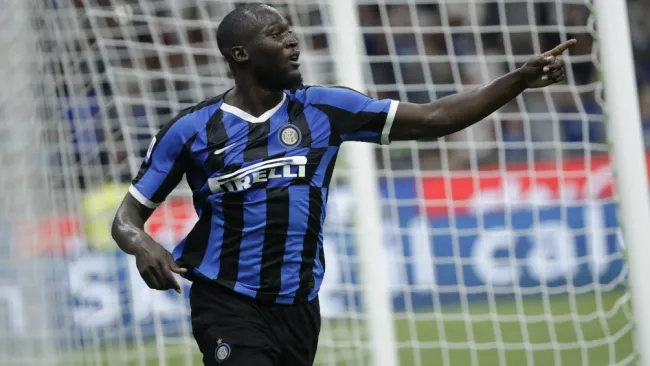 Romelu Lukaku celebrando una anotación con Inter de Milan
