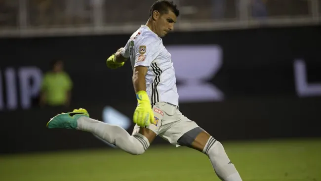 Nahuel, durante el partido contra Cruz Azul