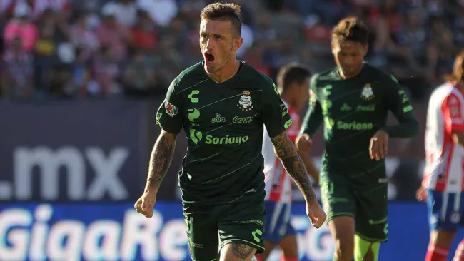 Lozano celebra una anotación contra San Luis 