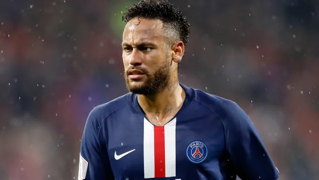 Neymar, durante un duelo con el PSG