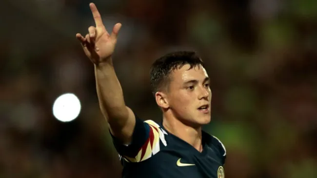 Federico Viñas, festeja gol con América