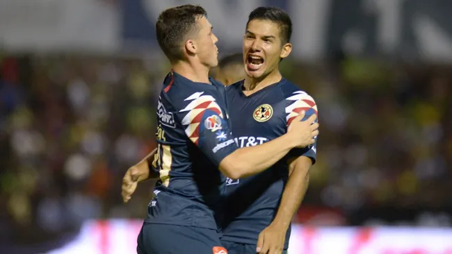 El festejo del gol de Viñas en el juego de América vs Juárez