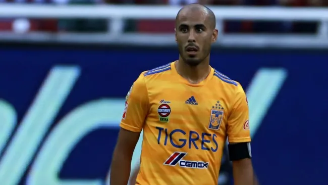 Guido Pizarro durante un juego de Tigres