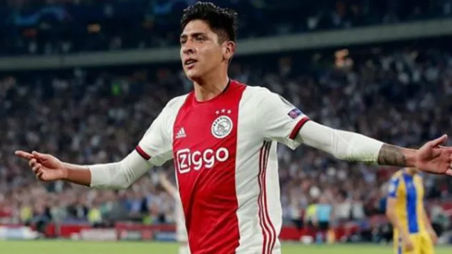 Edson Álvarez festeja un gol con el Ajax
