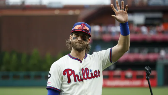 Bryce Harper durante un juego de los Philadelphia Phillies