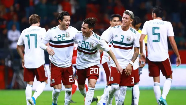 Jugadores del Tri festeja gol contra Trinidad y Tobago