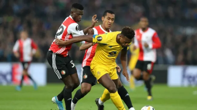 Acción del juego entre Feyenoord y Porto