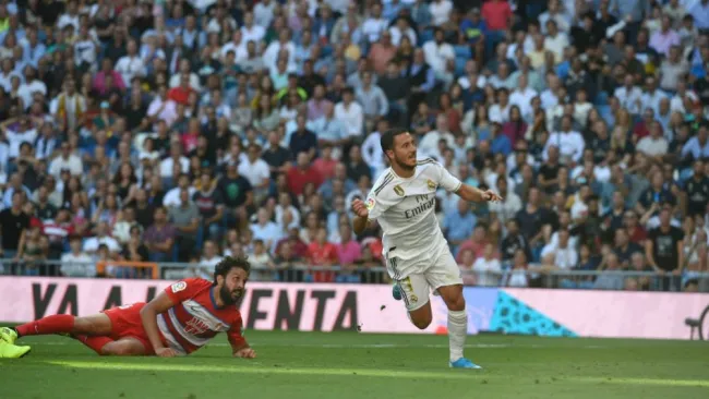 Eden Hazard celebrando su primera anotación como jugador del Real Madrid 