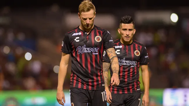 Polaco Menéndez lamenta una derrota de los Tiburones Rojos