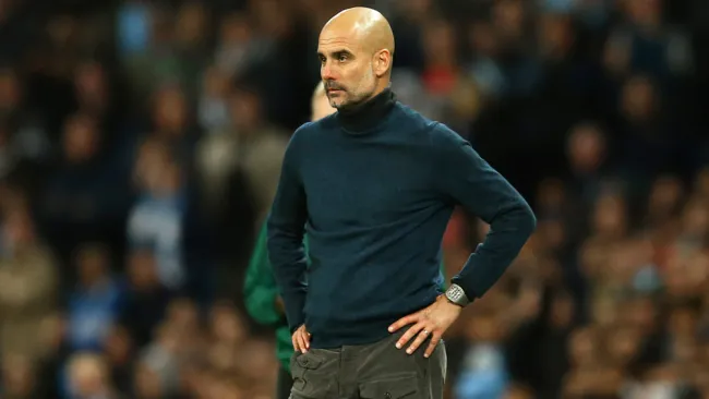 Pep Guardiola durante un duelo del Manchester City 