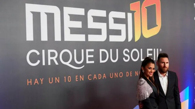 Messi posa con Antonela Roccuzzo previo al show